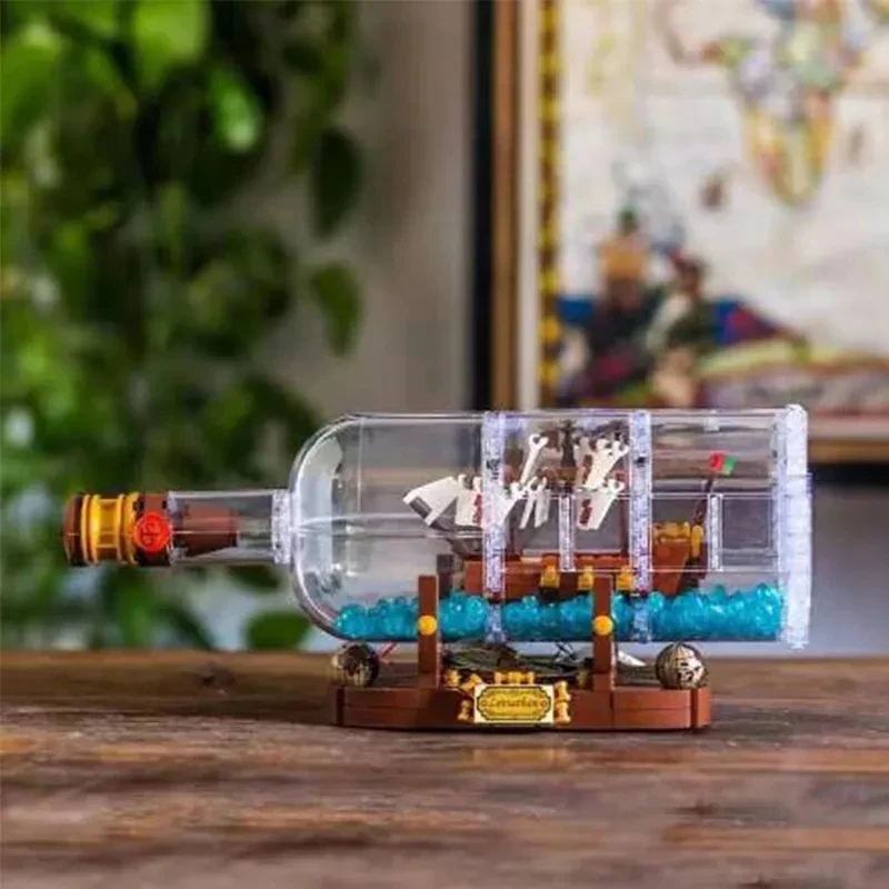 1078pcs Ship in Bottle Pirates Building Blocks Construction Set Moc Bricks with Stand Boys Toys For children Christmas 1078pcs Ship in Bottle Pirates Building Blocks Construction Set Moc Bricks with Stand Boys Toys For children Christmas