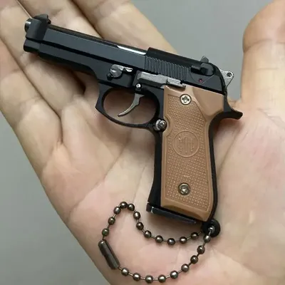 1:3 Scale Alloy M92 Pistol Mini Gun Metal Keychain M92 Pistol Keychain Fidget Toy PUBG Gun Toy Gift Pubg Decoration Toys 1:3 Scale Alloy M92 Pistol Mini Gun Metal Keychain M92 Pistol Keychain Fidget Toy PUBG Gun Toy Gift Pubg Decoration Toys