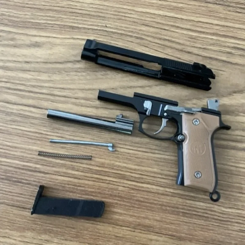 1:3 Scale Alloy M92 Pistol Mini Gun Metal Keychain M92 Pistol Keychain Fidget Toy PUBG Gun Toy Gift Pubg Decoration Toys 1:3 Scale Alloy M92 Pistol Mini Gun Metal Keychain M92 Pistol Keychain Fidget Toy PUBG Gun Toy Gift Pubg Decoration Toys