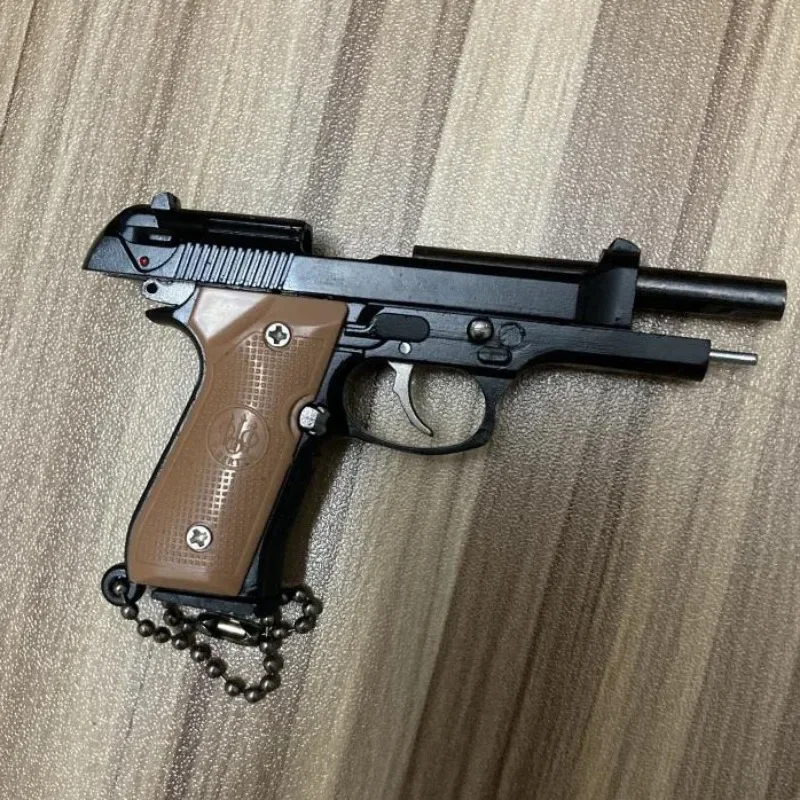 1:3 Scale Alloy M92 Pistol Mini Gun Metal Keychain M92 Pistol Keychain Fidget Toy PUBG Gun Toy Gift Pubg Decoration Toys 1:3 Scale Alloy M92 Pistol Mini Gun Metal Keychain M92 Pistol Keychain Fidget Toy PUBG Gun Toy Gift Pubg Decoration Toys