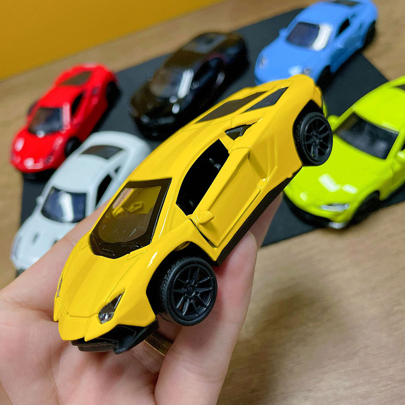 1:43 Diecast Alloy Car Model Metal Pull Back Simulation Car Toy Boy Sports Car Ornament with to Open the Door gift car