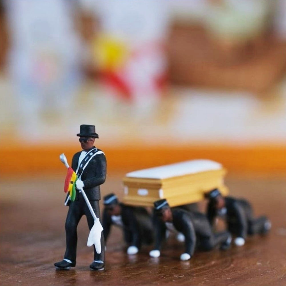 1:64 High Simulation Plastic Ghana Funeral Coffin Dancing Pallbearer Team Model Exquisite Workmanship Action Figure Car 1:64 High Simulation Plastic Ghana Funeral Coffin Dancing Pallbearer Team Model Exquisite Workmanship Action Figure Car