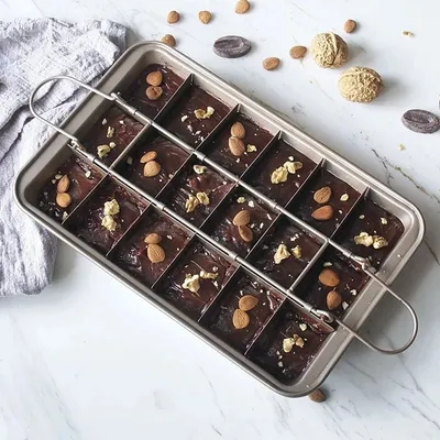 18 Grid All Edge Brownie Pan 18 Grid All Edge Brownie Pan