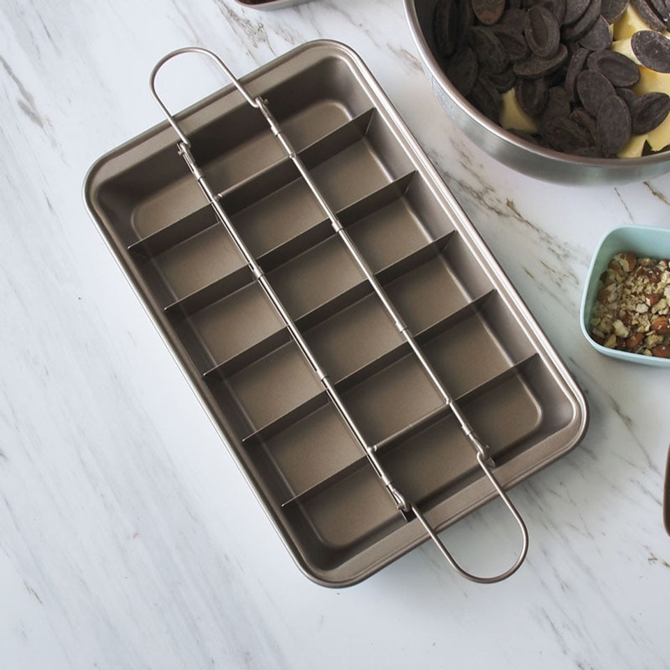 18 Grid All Edge Brownie Pan 18 Grid All Edge Brownie Pan