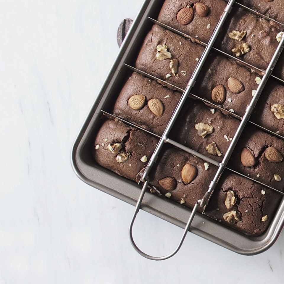 18 Grid All Edge Brownie Pan 18 Grid All Edge Brownie Pan