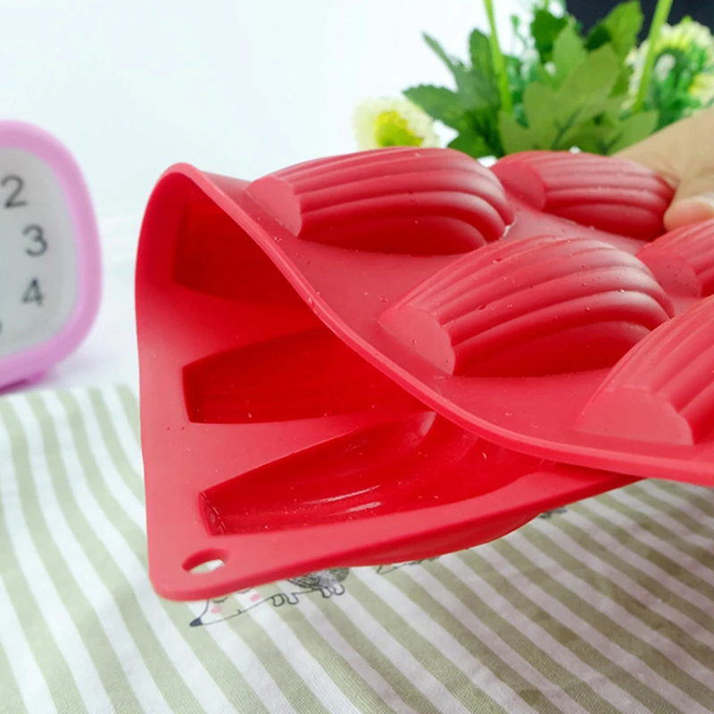 18 Slot Food Grade Silicone Madeleine Mold