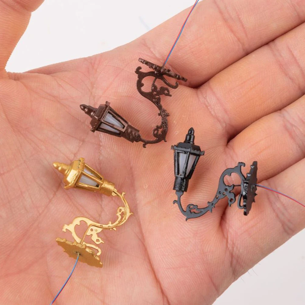 1:87 Micro Landscape Wall Light Model ABS Garden Decor 3V Miniature for Railway ABS DIY Ornament Retro LED Lamppost 1:87 Micro Landscape Wall Light Model ABS Garden Decor 3V Miniature for Railway ABS DIY Ornament Retro LED Lamppost