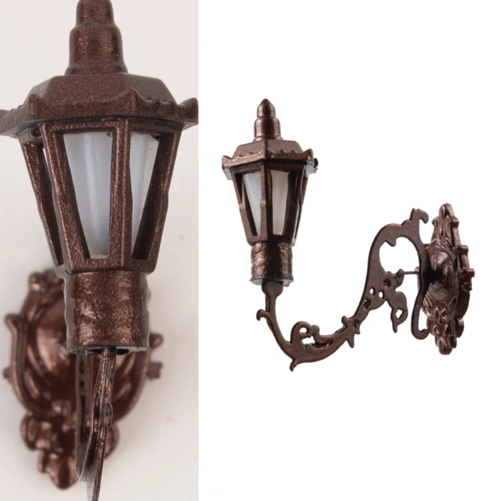 1:87 Micro Landscape Wall Light Model ABS Garden Decor 3V Miniature for Railway ABS DIY Ornament Retro LED Lamppost 1:87 Micro Landscape Wall Light Model ABS Garden Decor 3V Miniature for Railway ABS DIY Ornament Retro LED Lamppost