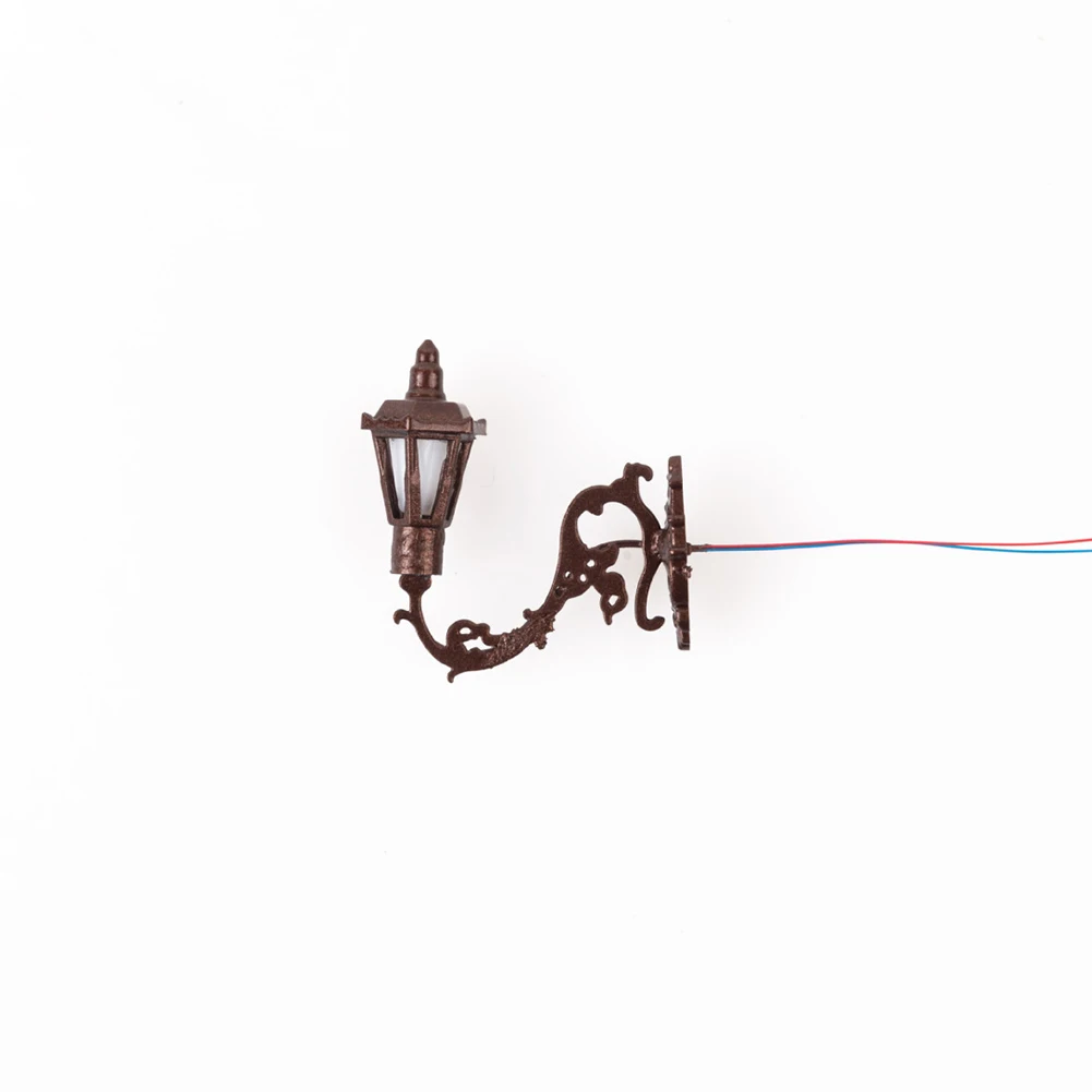 1:87 Micro Landscape Wall Light Model ABS Garden Decor 3V Miniature for Railway ABS DIY Ornament Retro LED Lamppost 1:87 Micro Landscape Wall Light Model ABS Garden Decor 3V Miniature for Railway ABS DIY Ornament Retro LED Lamppost