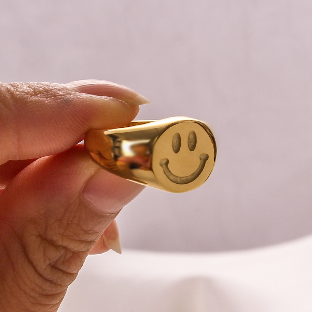 18K Gold Plated Ladies Smiley Face Ring 18K Gold Plated Ladies Smiley Face Ring