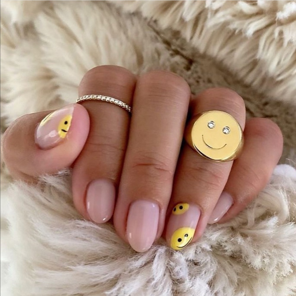 18K Gold Plated Ladies Smiley Face Ring 18K Gold Plated Ladies Smiley Face Ring