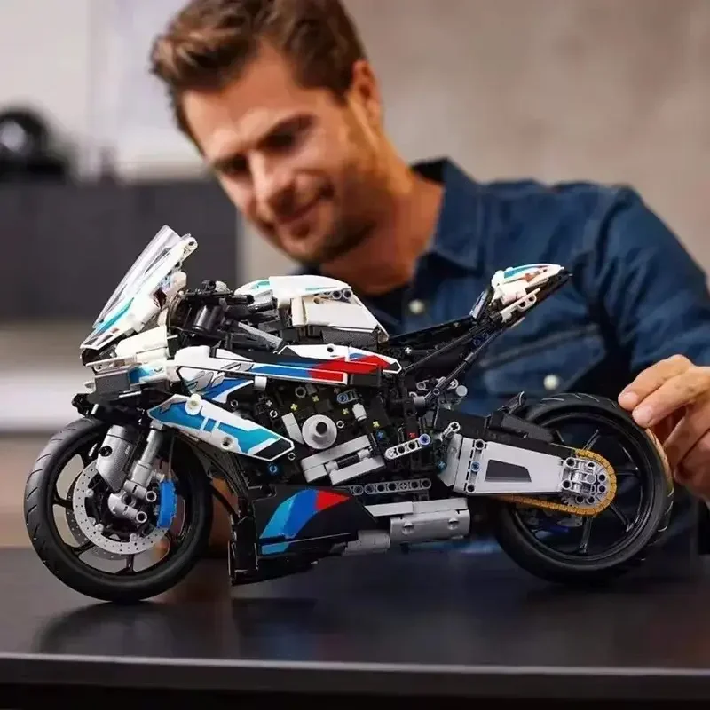 1920pcs Motorcycle Building Bocks Simulation Motorcycle Model Decoration Assembly Model Difficult Toy Boy Educational 1920pcs Motorcycle Building Bocks Simulation Motorcycle Model Decoration Assembly Model Difficult Toy Boy Educational