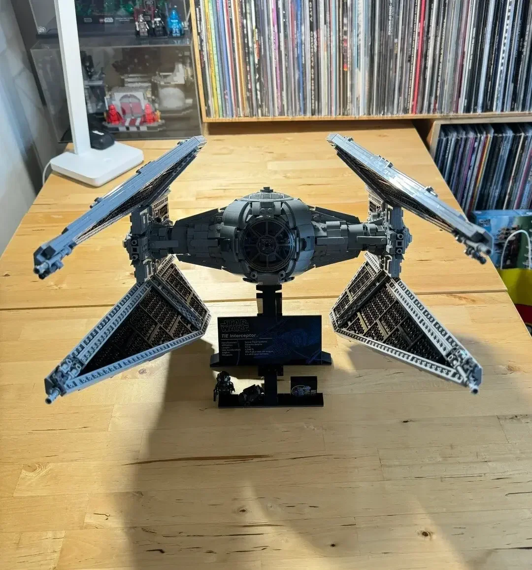 1931pcs Spaceship MOC TIE Interceptors Building Blocks Modified from Imperial Fighters Model DIY Assembly Bricks Toys