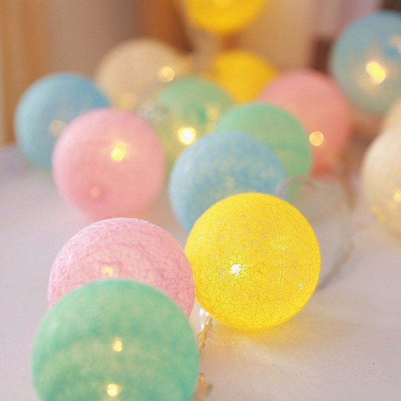 20 LED Cotton Ball String Lights 20 LED Cotton Ball String Lights