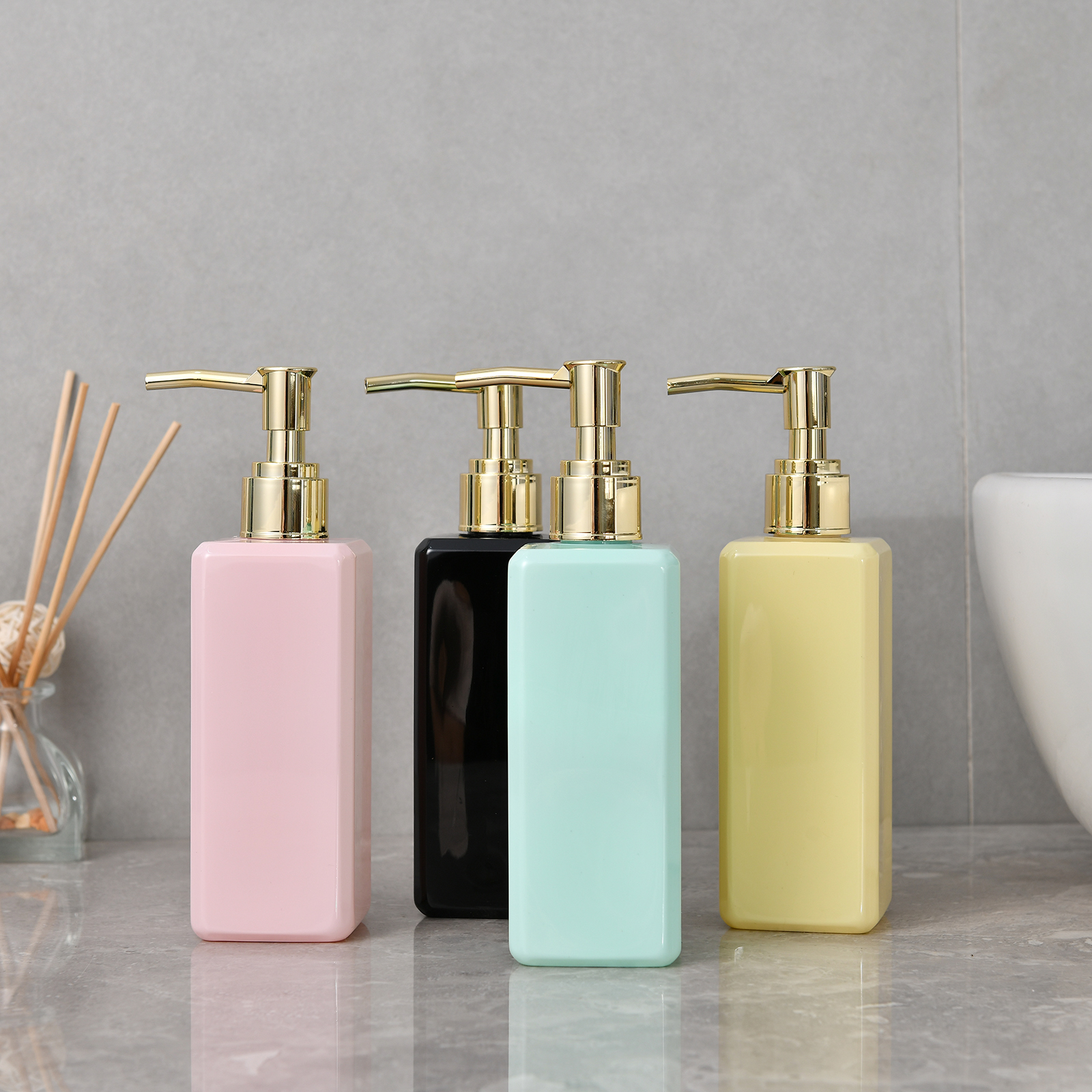 250ml Plastic Refillable Shampoo Dispenser 250ml Plastic Refillable Shampoo Dispenser