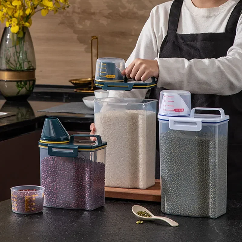 2kg Dog Cat Food Pail Plastic Storage Tank with Measuring Cup Container Moisture-proof Sealed Jar Pet Supplies 2kg Dog Cat Food Pail Plastic Storage Tank with Measuring Cup Container Moisture-proof Sealed Jar Pet Supplies