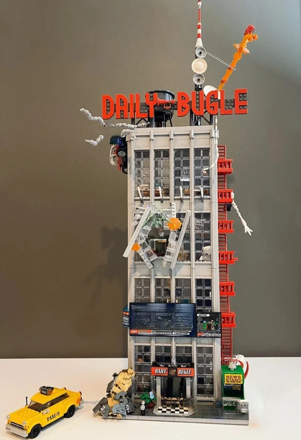 3722pcs Newspaper Office Building Building Blocks Anniversary Set Compatible With Legoed Particles Suitable For