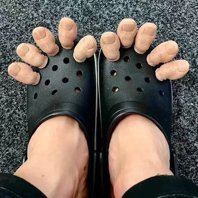 3D Creative Big Toe Alligator Hanging Shoe Toe Personality Decoration Funny Crocs Decor Creative Shoe Decoration