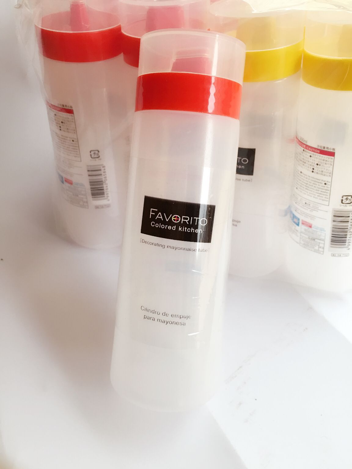 4 Holes Salad Dressing Squeeze Bottle
