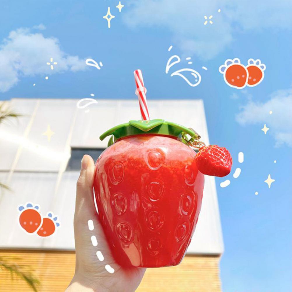 500ml Strawberry Bottle with Straw