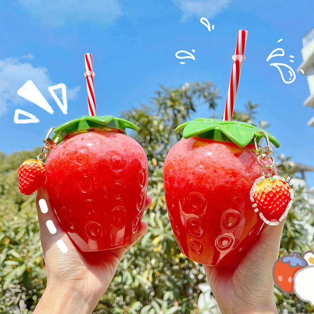500ml Strawberry Bottle with Straw