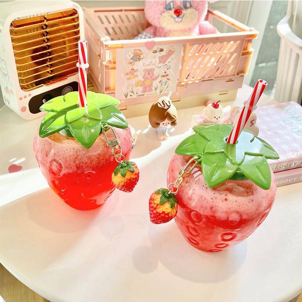 500ml Strawberry Bottle with Straw