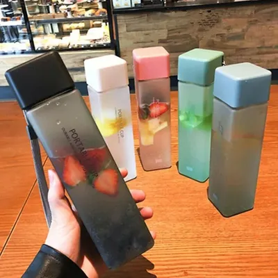 500ml Transparent Square Plastic Water Cup Outdoor Cold Juice Water Sports Cup with Rope