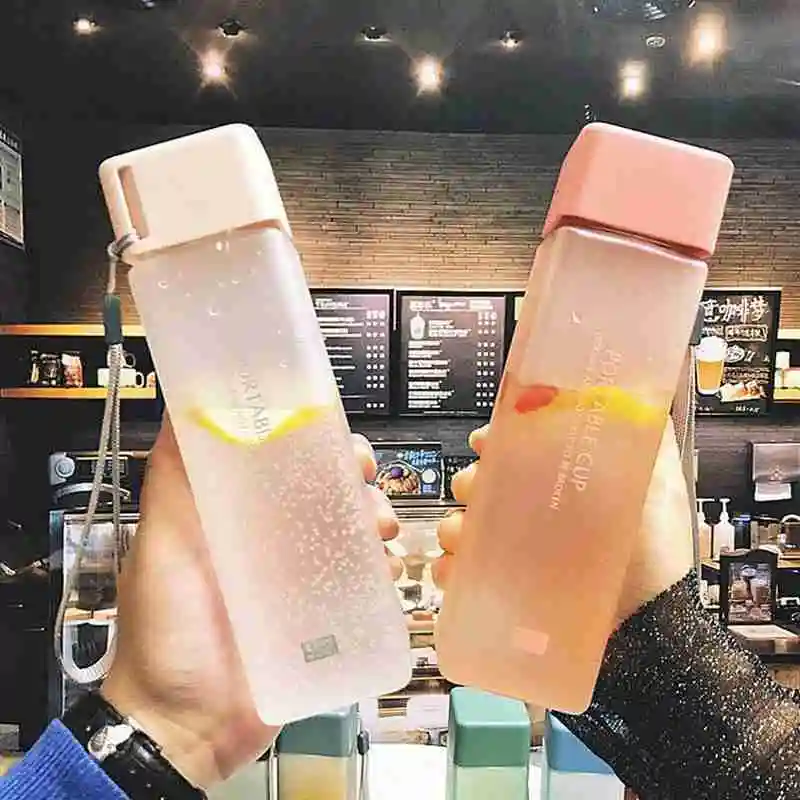500ml Transparent Square Plastic Water Cup Outdoor Cold Juice Water Sports Cup with Rope