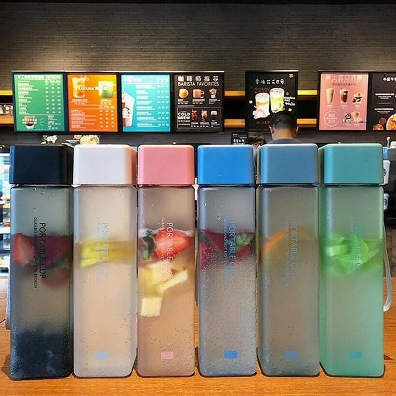 500ml Transparent Square Plastic Water Cup Outdoor Cold Juice Water Sports Cup with Rope