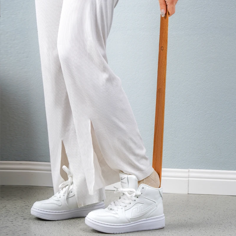 55CM Wooden Long Handle Magnetic Shoehorn Long Shoe Spoon Horn for Shoes Wear Shoe Easier