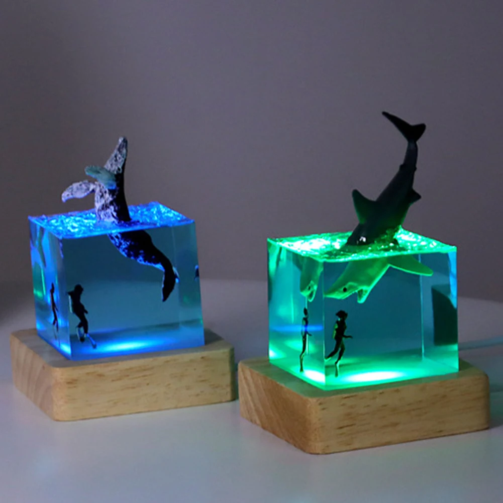 5cm Cube Whale Diver Night Light Decoration Gift Epoxy Resin Ocean Shark Diver Figures Decoration LED Night Light Home