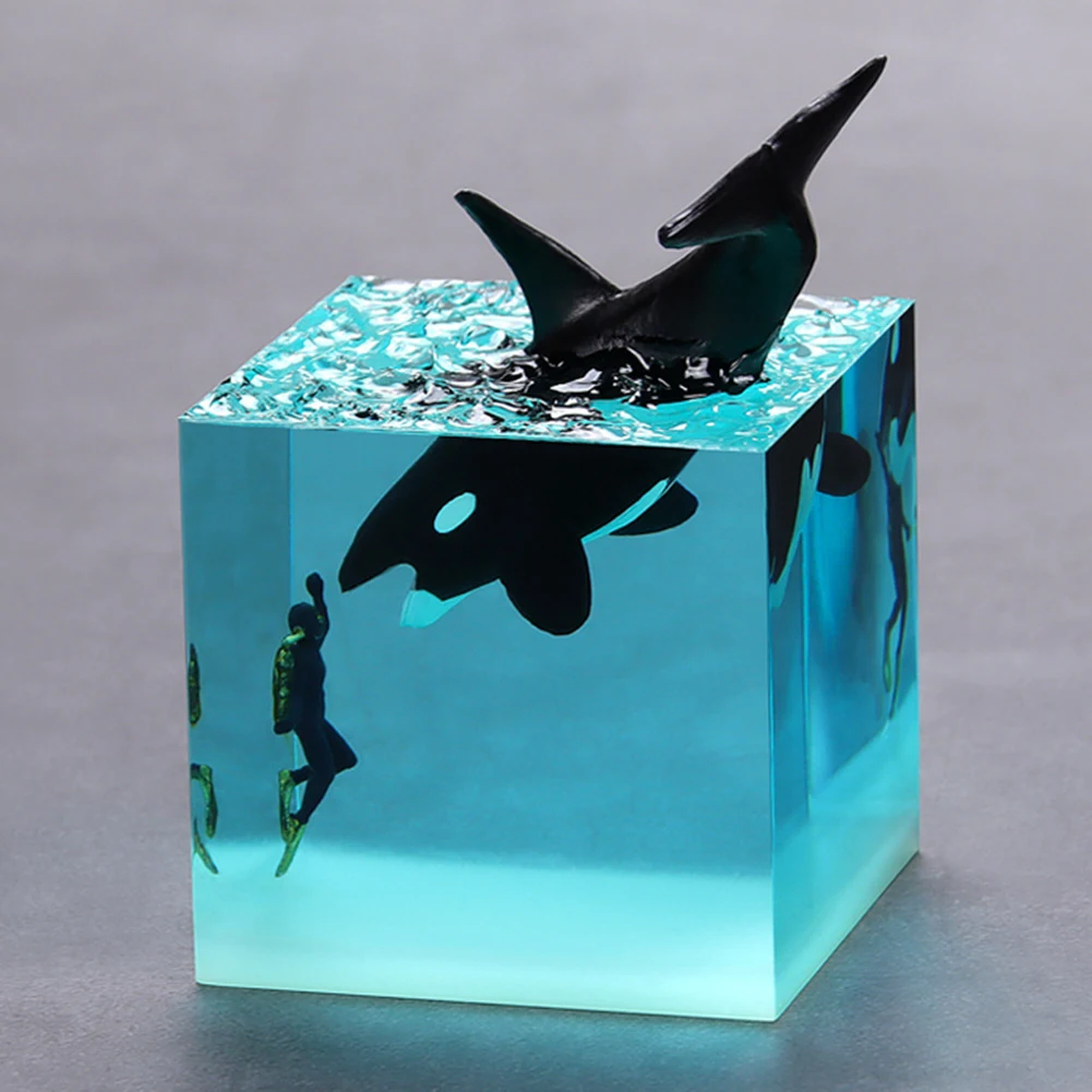 5cm Cube Whale Diver Night Light Decoration Gift Epoxy Resin Ocean Shark Diver Figures Decoration LED Night Light Home