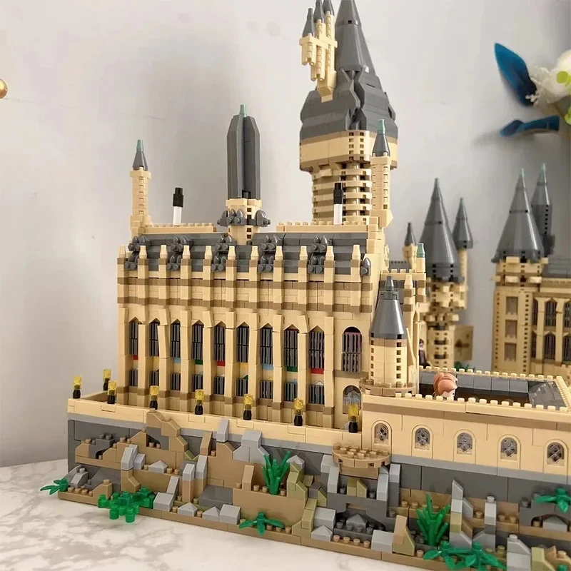 6369pcs Micro Bricks City Creative Medieval Magic Castle with Lights Series School Architecture Palace Model Building 6369pcs Micro Bricks City Creative Medieval Magic Castle with Lights Series School Architecture Palace Model Building