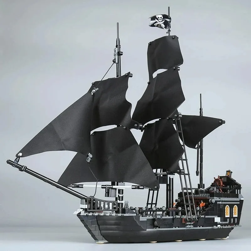 804/1097pcs Pirates The Black Pearl And Queen Anne's Revenge Ship Building Block Model Assemble Bricks Toys Kids Gifts