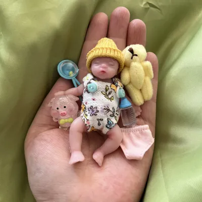 8cm Cute Mini Silicone Bebe Reborn Girl With 2 Sets Mini Outfits for Each Reborn Baby Girl Soft Touching Feeling