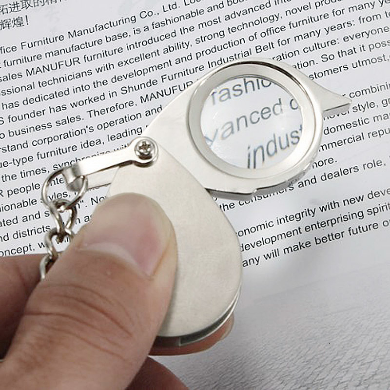 8X Folding Keychain Magnifying Glass 8X Folding Keychain Magnifying Glass