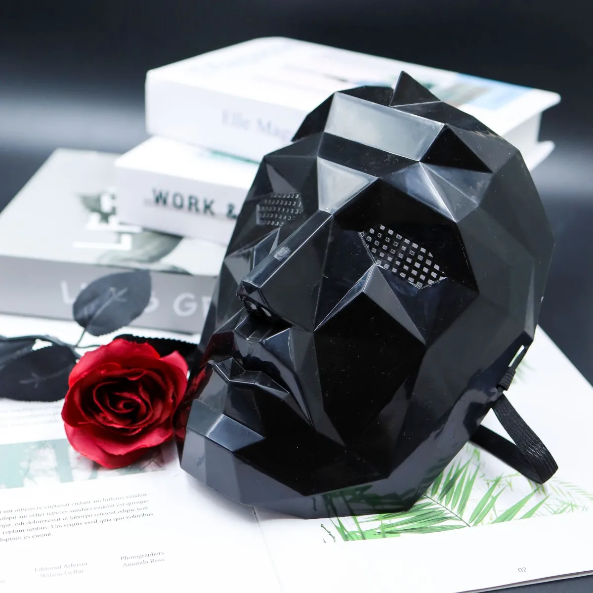 A Black Decorative Mask, Featuring a Festive Design, Ideal For Cosplay Parties, Gala Events, and Decorative Purposes A Black Decorative Mask, Featuring a Festive Design, Ideal For Cosplay Parties, Gala Events, and Decorative Purposes