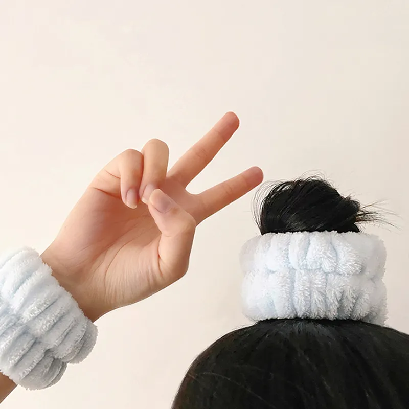 Absorbent Wristbands for Washing Face (2 pcs)