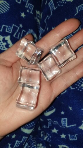 Acrylic Fake Ice Cubes (5pcs) Acrylic Fake Ice Cubes (5pcs)