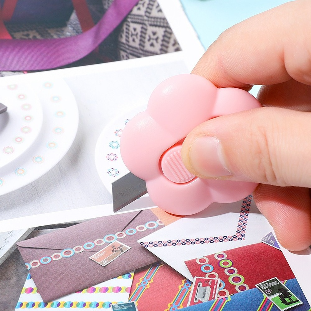 Adorable Flower Mini Box Cutter