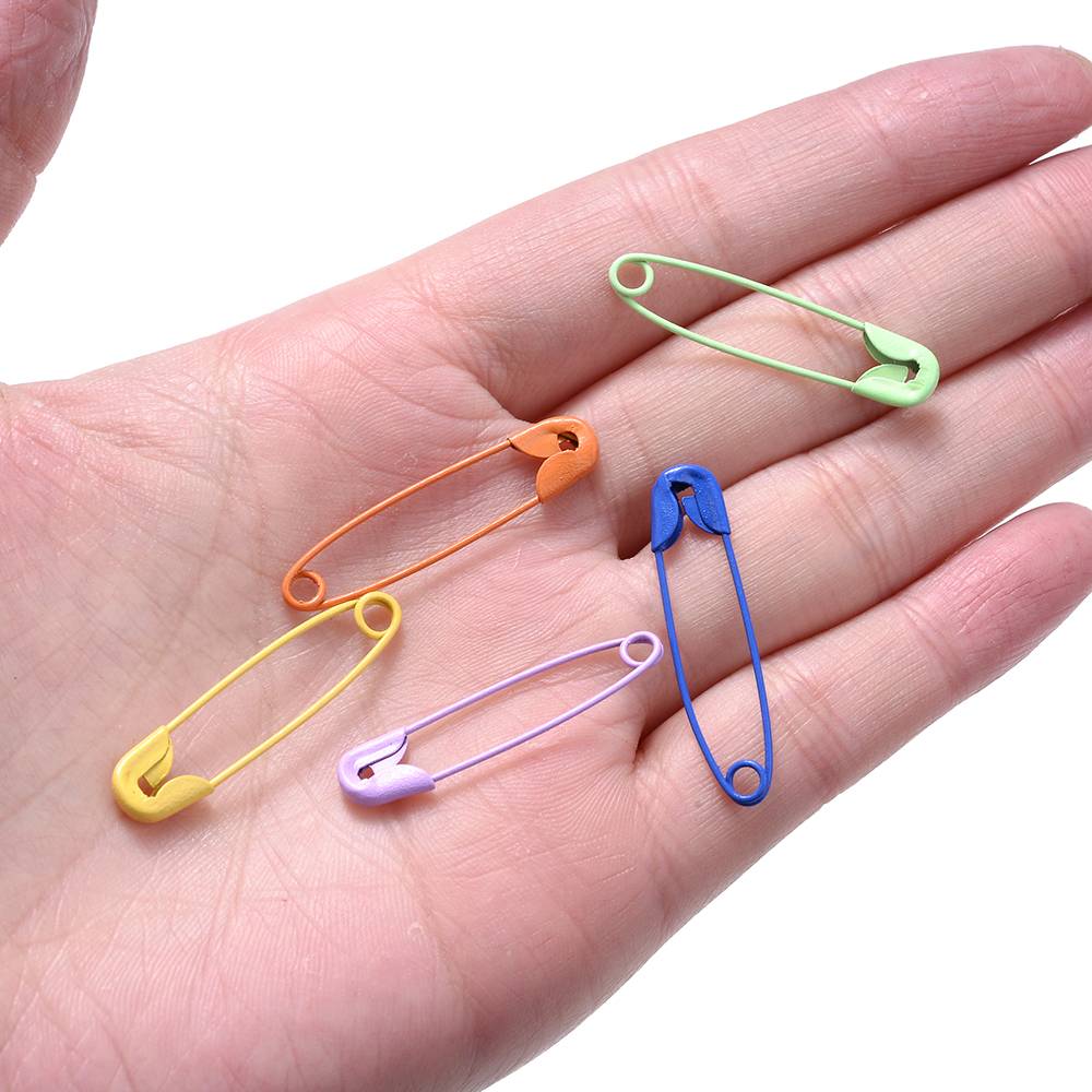 Assorted Colored Safety Pins (30pcs) Assorted Colored Safety Pins (30pcs)