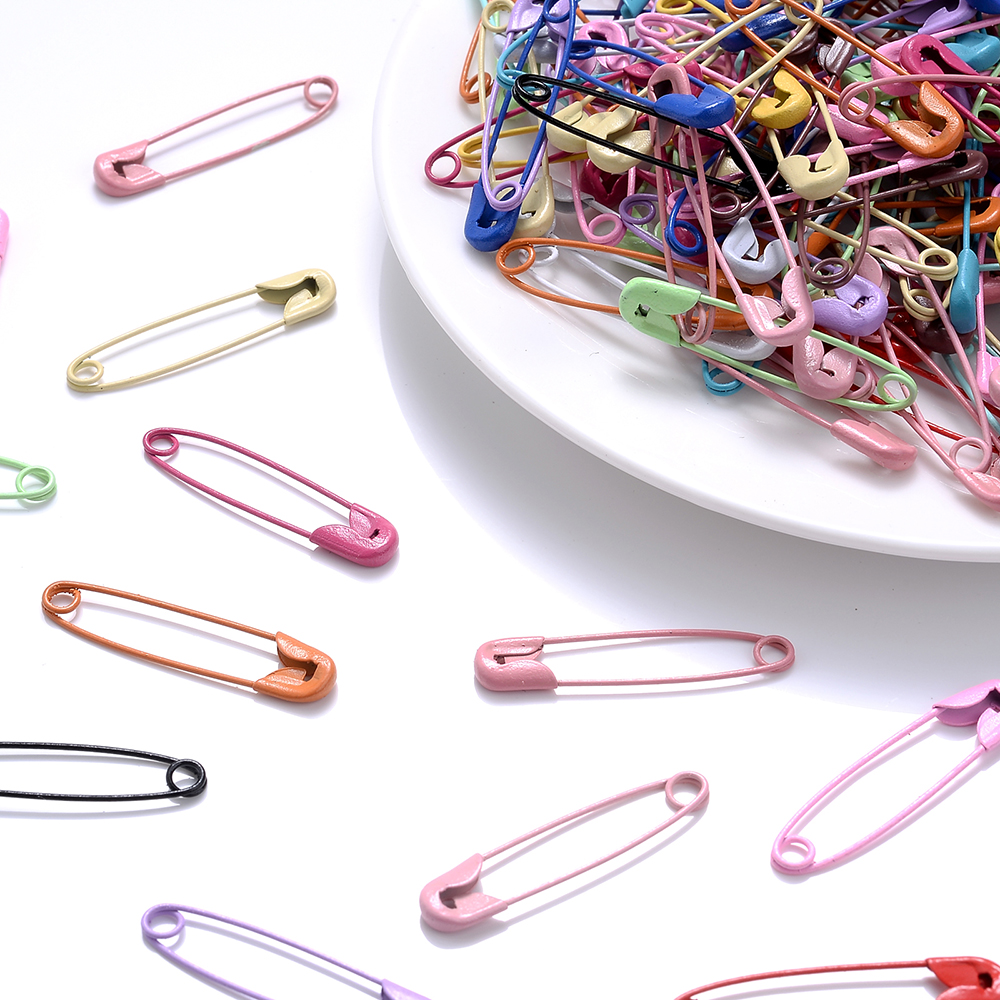 Assorted Colored Safety Pins (30pcs) Assorted Colored Safety Pins (30pcs)