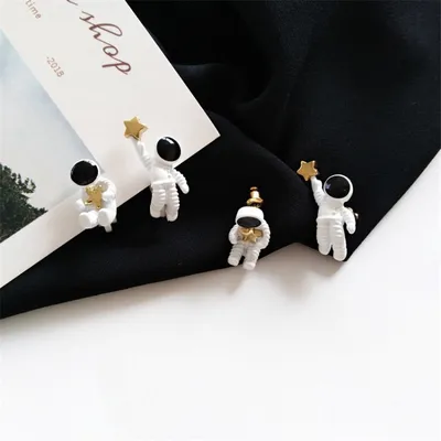 Asymmetrical Astronaut Earrings (1 Pair)