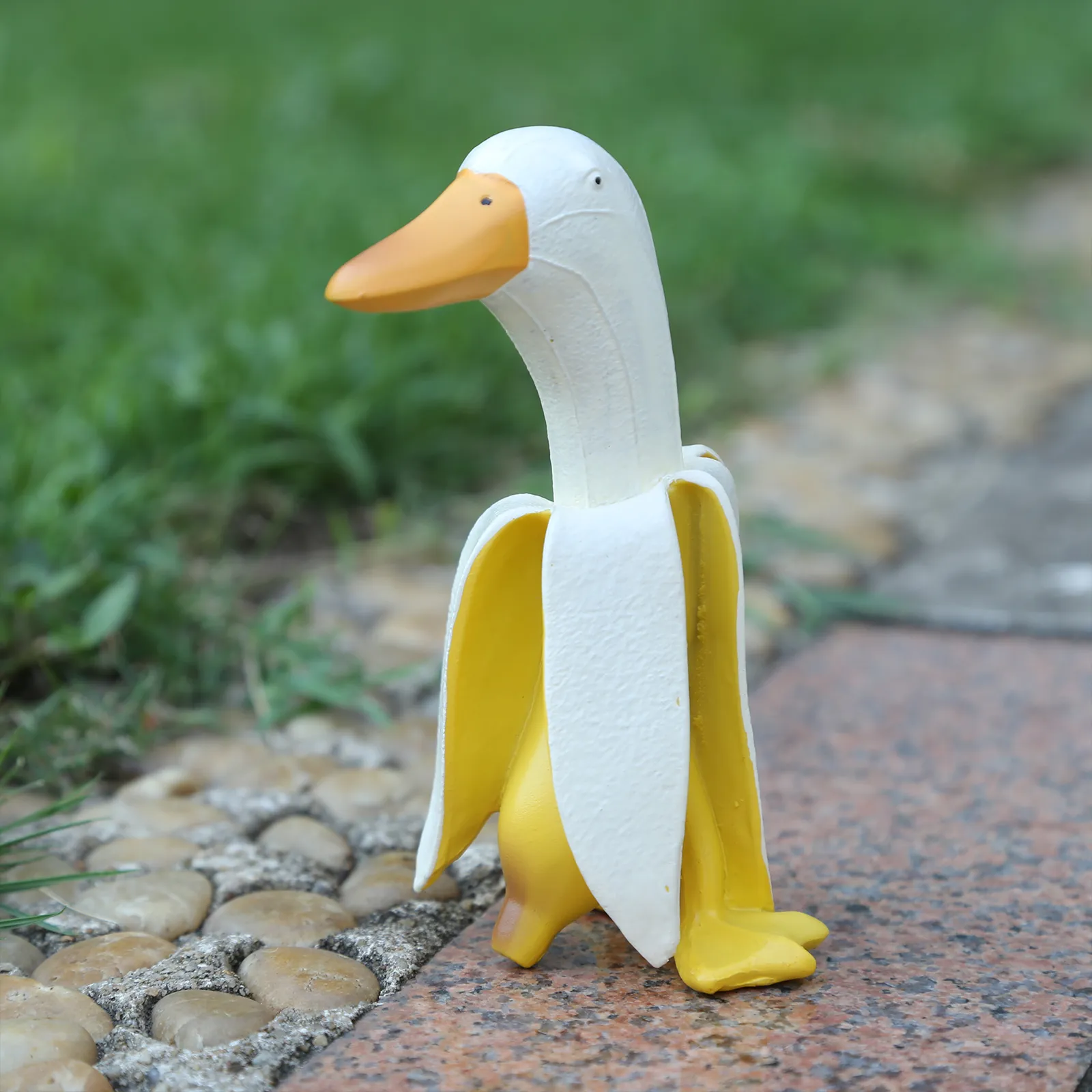 Banana Duck Art Statue Garden Yard Outdoor Decor Cute Funny Whimsical Peeled Banana Duck Figurines Decoration Ornaments