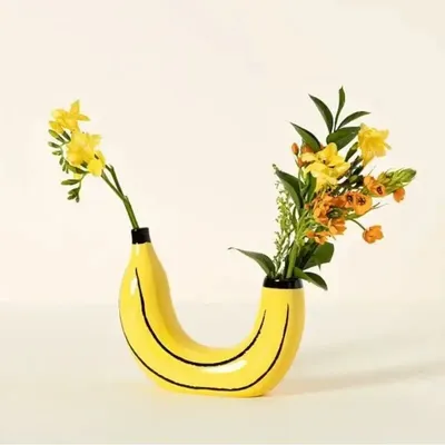 Banana Vase Resin Flower Vase Cute Banana Shape Tabletop Decorative Vase for Flowers Arrangement Living Room Bedroom