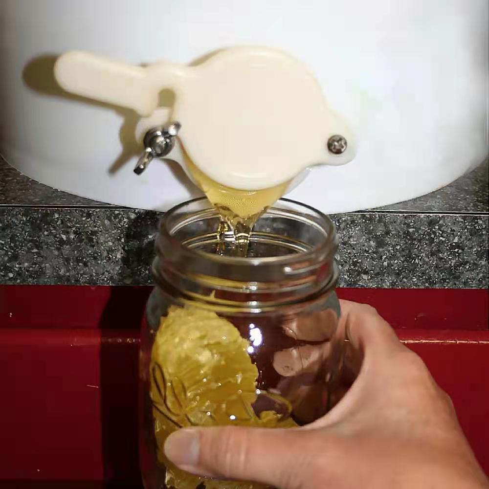 Beekeeping Plastic Honey Gate Valve Beekeeping Plastic Honey Gate Valve