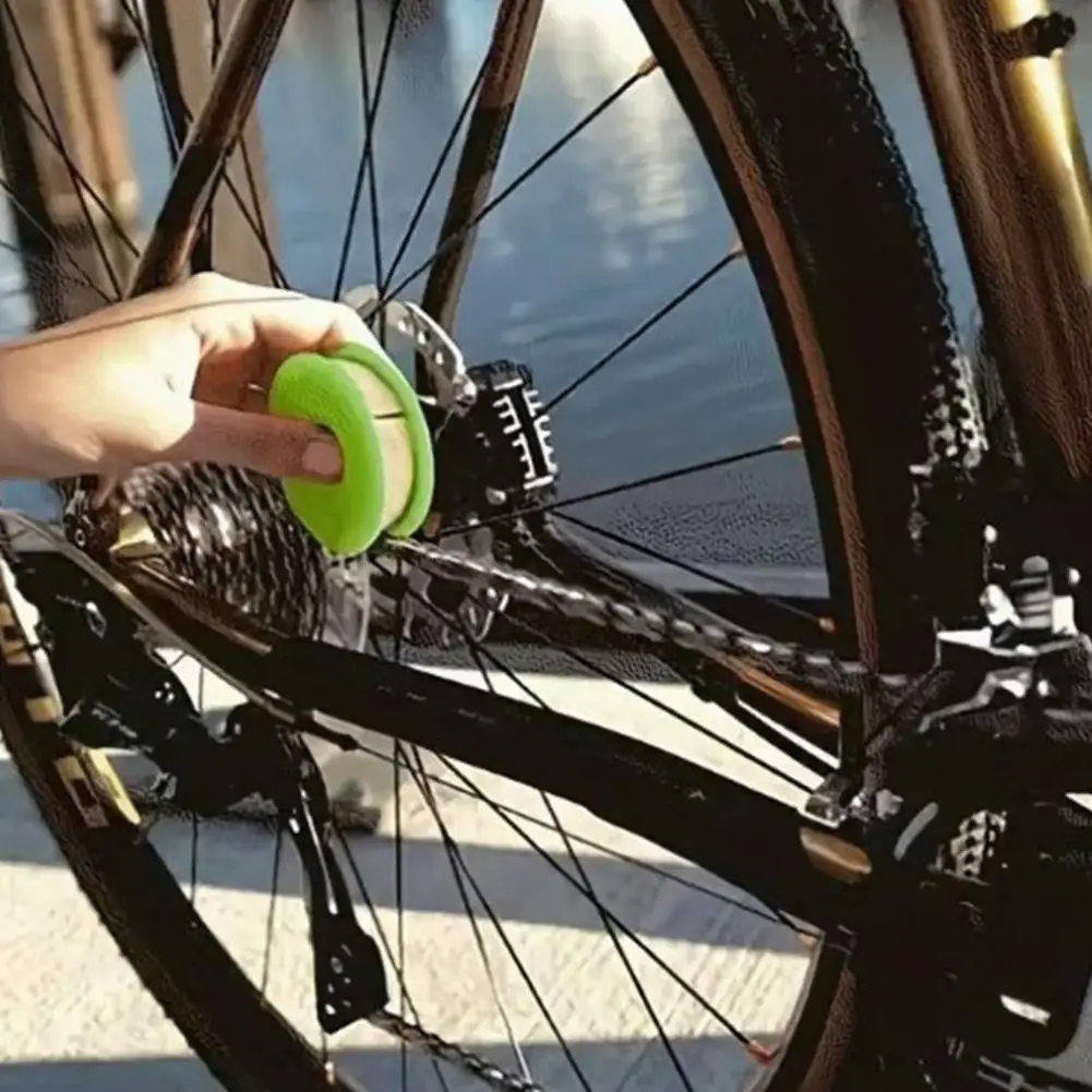 Bicycle Chain Lubricator Bike Chains Oil Roller Cleaning Bicycle Maintenance Tool Portable Bike Cycling Accessories