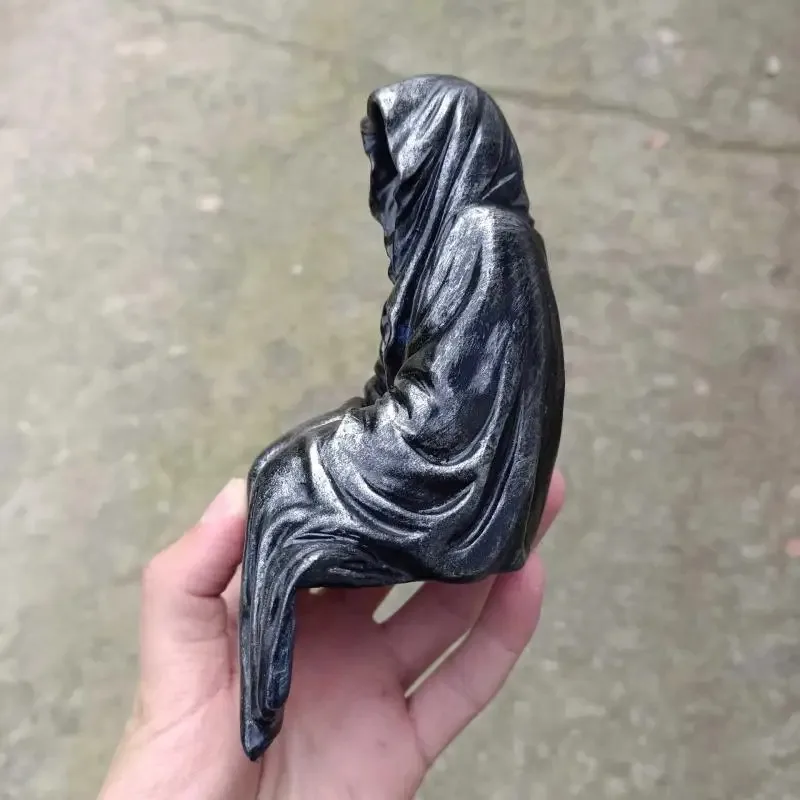 Black Clothes Mysterious Master Ornament Horror Black Robed Night Walker Gothic Sitting Resin Craft Ornament Desktop