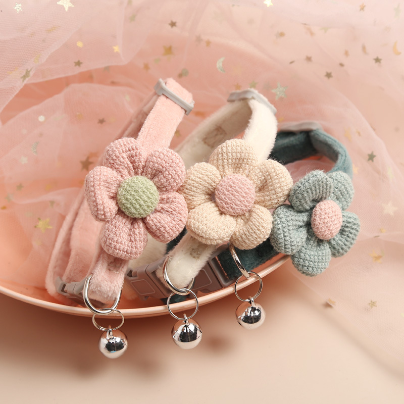 Cat Flower Collar with a Bell Cat Flower Collar with a Bell