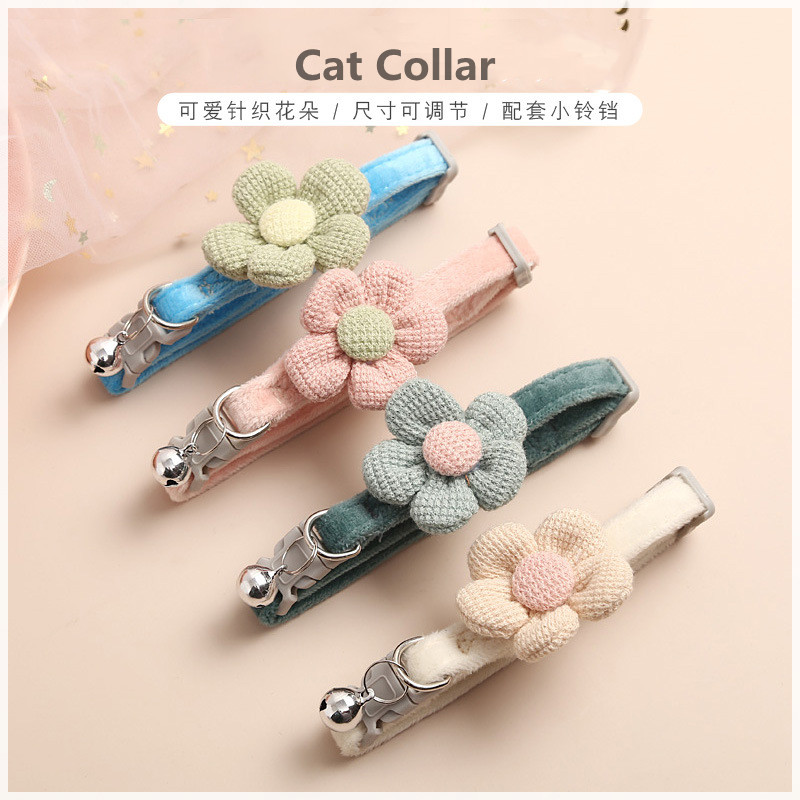 Cat Flower Collar with a Bell Cat Flower Collar with a Bell